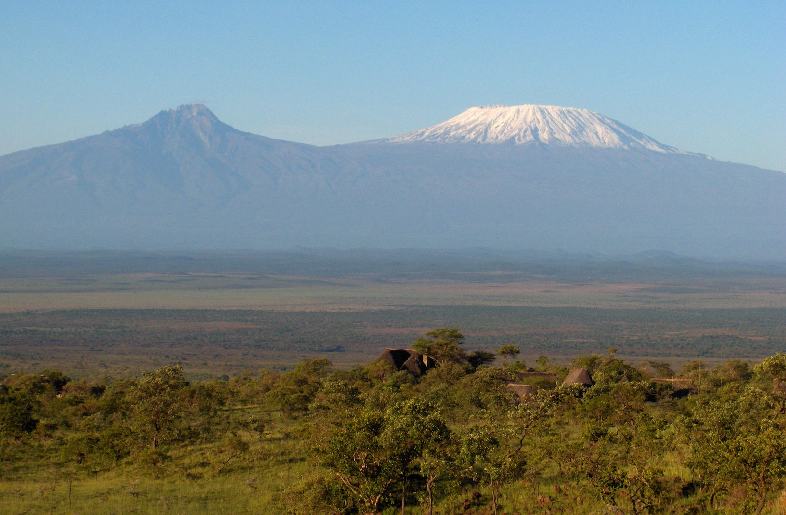 Campi ya Kanzi Campi ya Kanzi: Lodge vor Kibo und Mawenzi