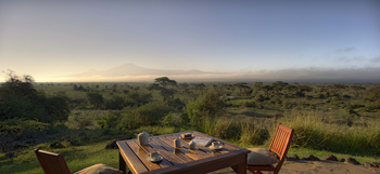Elewana Tortilis Camp: Kaffee vor großer Kulisse