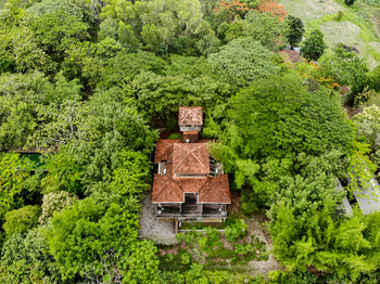 Kaav Safari Lodge: Hauptgebäude mit Ausscihtsturm