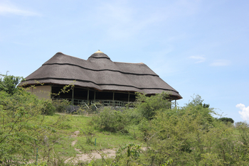 Kasenyi Safari Camp: Hauptgebäude am Kraterhang