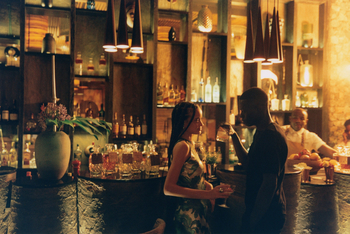 One and Only Gorilla's Nest: Gäste an der Bar