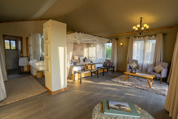 Serengeti Mara River Camp: Executive Twin Suite
