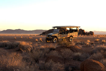 Sossusvlei Lodge: Geländefahrzeug