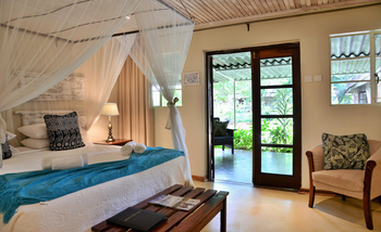 Bayete Guest Lodge Bayete Guest Lodge: Deluxe Triple Room