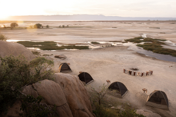 Ombako Fly Camp: Camp Set-up am Lake Eyasi