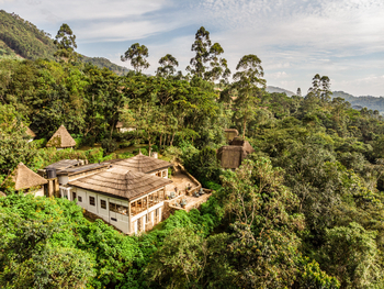 Volcanoes Bwindi Lodge: Hauptgebäude