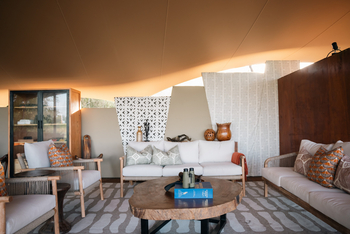 Chicari Camp: Lounge