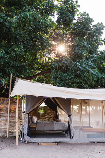 Chula Island Camp Chula Island Camp: Zelteingang