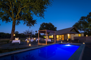 Linkwasha Camp Linkwasha Camp: Dinner am Pool