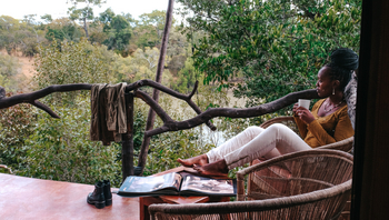 Mukambi Fig Tree Bush Camp: Gästezelt mit Veranda