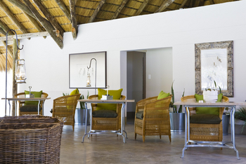 Mushara Bush Camp: Lodge und Garten