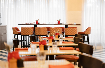 Vivanta by Taj President: Italian Bistro