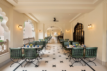 Aurika Hotel: Mirasa Restaurant