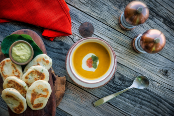 Elewana Lodo Springs: Suppe mit Focaccia Brot