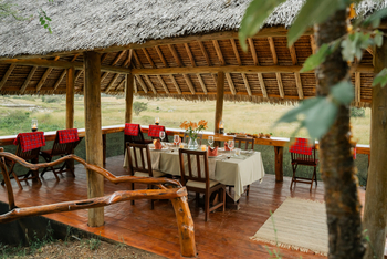 Encounter Mara Camp: Lunch im Beobachtungsunterstand