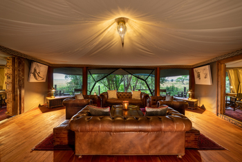 Jahazi Suite at Mara Plains: Ledermöbel