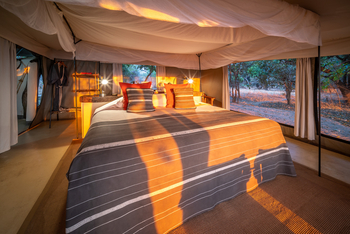 Tena Tena Camp Tena Tena Camp: Gästezelt - Sonne im Zelt