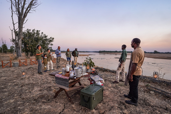 Chikunto Safari Lodge Chikunto Safari Lodge: Sundowner