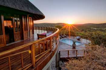 Etosha Mountain Lodge: Poolterrasse
