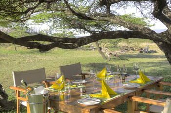 Kandili Camp: Esstisch im Freien