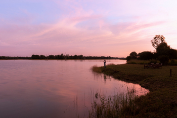Nanzhila Lake Camp Nanzhila Lake Camp: Dämmerung