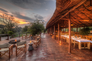 Nokanyana Camp: Feuerdeck