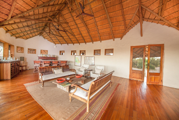 Tau Pan Camp Tau Pan Camp: Lounge und Eingang