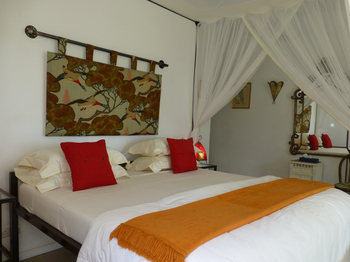 The River Farmhouse The River Farmhouse: Doppelbett mit Entendeko