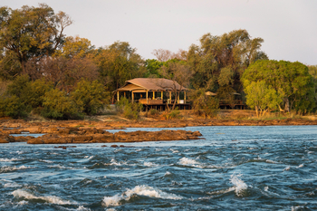 Toka Leya Camp Toka Leya Camp: Camp frontal