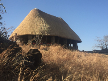 Kidepo Savannah Lodge: Reetdach