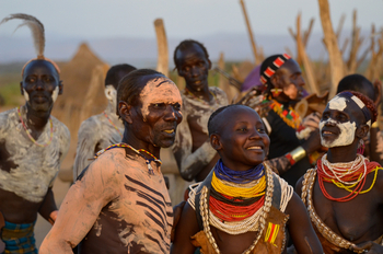 Lale's Camp: Stammeskultur - Kara