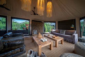 Magashi Camp: Lounge