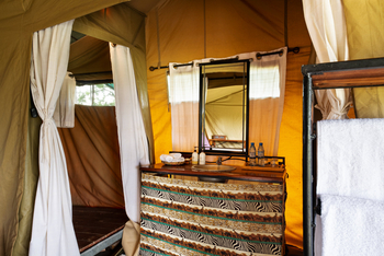 Mara Under Canvas: Waschbecken