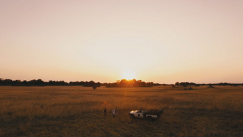 Sanctuary Chief's Camp Sanctuary Chief's Camp: Sonne und Graslandschaft