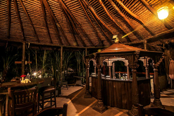 Syna Tiger Resort: Gazebo am Swimming Pool