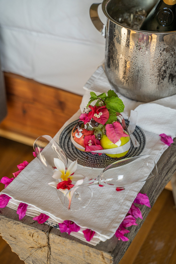 Bumi Hills Safari Lodge: Sekt und Sektgläser