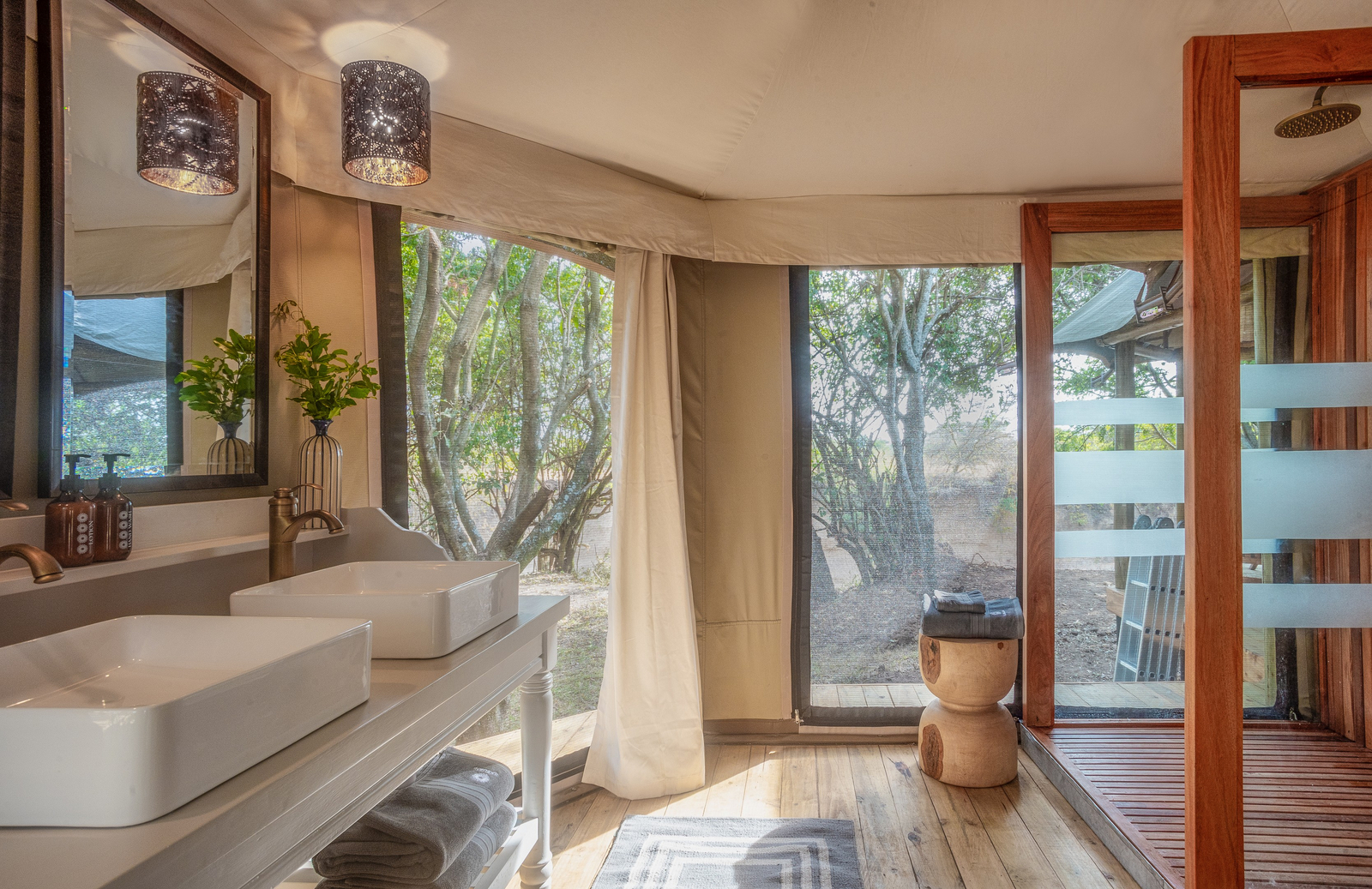 Ilkeliani Camp Ilkeliani Camp: Premium Suite - Doppelwaschtisch