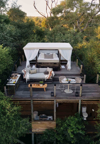 Lion Sands Tinveleti Treehouse: Schlafzimmer mit Baldachinbett
