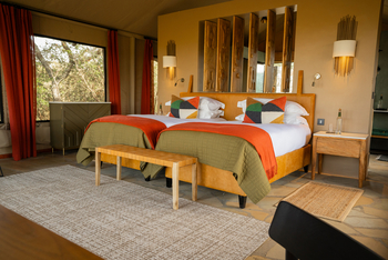 Naboisho Camp: Zelt mit schlichten Teppichen