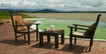 The Bison Resort: Kaffee am Pool