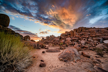 Canyon Lodge: Wolken und Felsen