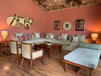 Mahogany Springs Safari Lodge: Sitzgruppe