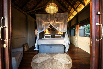 Mangwane Hideaway: Standard Chalet