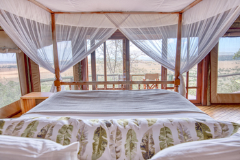 Mbali Mbali Soroi Serengeti Lodge: Doppelbett mit Blick