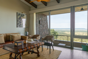 Melia Serengeti Lodge: Junior Suite Interior