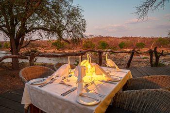 Mkulumadzi Lodge: Dinner Table