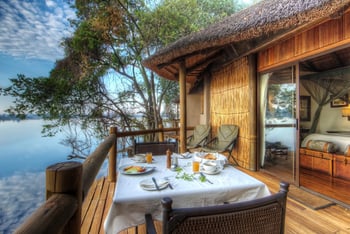 Xugana Island Lodge: Esstisch im Gästezimmer