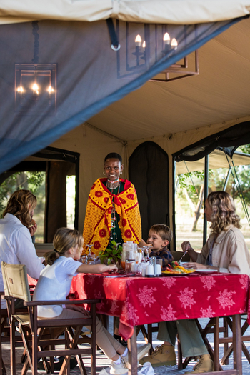 Basecamp Adventure: Familie mit Camp Mitarbeiterin