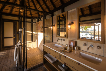 King's Pool Camp King's Pool Camp: Doppelwaschtisch