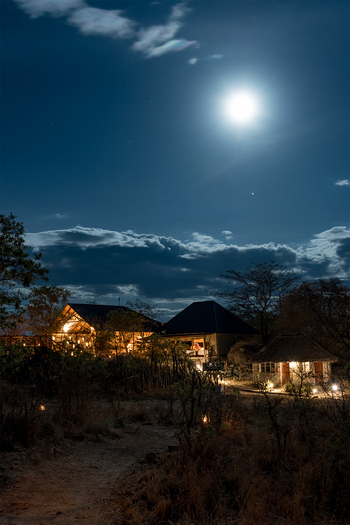Nimali Tarangire Camp: Camp im Mondschein